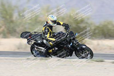 media/Dec-01-2025-Moto Forza (Mon) [[2daa91e15f]]/3-Beginner Group/Session 2 (Turn 7 Inside Pans)/